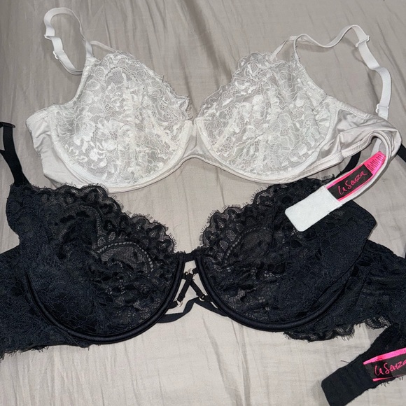 2 Bras - Picture 1 of 3